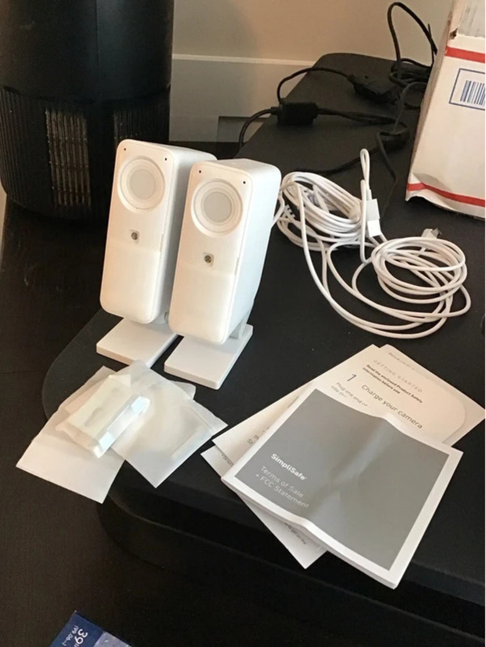 Set of 2 SimpliSafe camera, indoor with light motion, new, never used